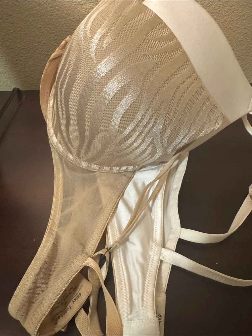 Daisy Fuentes 2 -Beige/white Zebra-Print Push-Up Bras 38 C